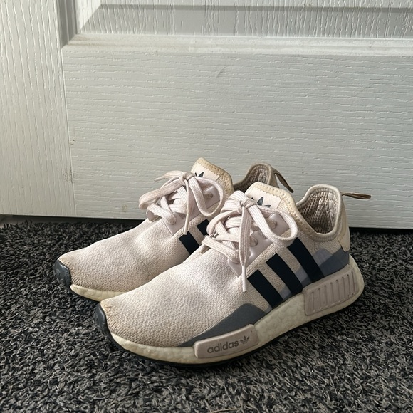 ADIDAS Originals NMD R1 - Picture 2 of 5